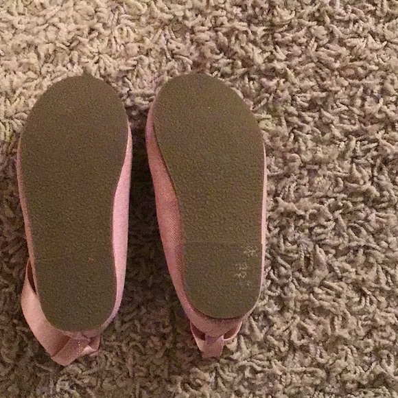 Toddler ballet type shoes size 7 - Picture 2 of 5